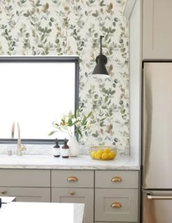 Joyful Eucalyptus Wallpaper By Candice Olson -KINKIN Decor Shop 20190702 10thSteetHomeDay120588 London Rose Smoke Grey SITECROP
