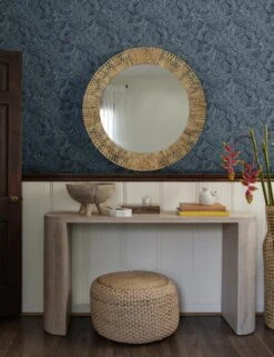 Paquita Round Mirror -KINKIN Decor Shop BequiaWallpaper Malene DARK 3 SITECROP 92ab01c1 e17f 4927 bd5e 3356aff3caf4